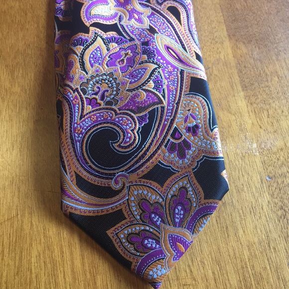 Paisley Brand Q tie. Perfect for summer wedding! - Picture 2 of 2